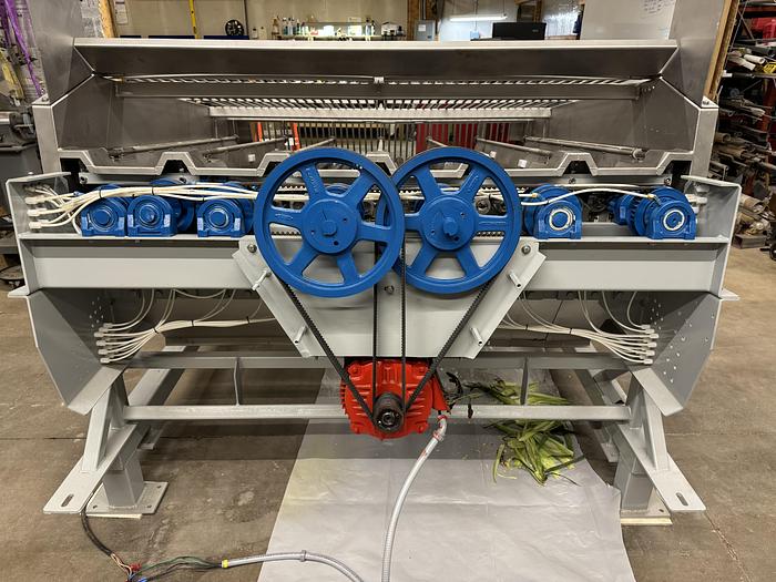 Used 1998 Hughes Equipment Co. 12 Lane Power Sweet Corn Husker & Vibratory Feeder 032-4941D