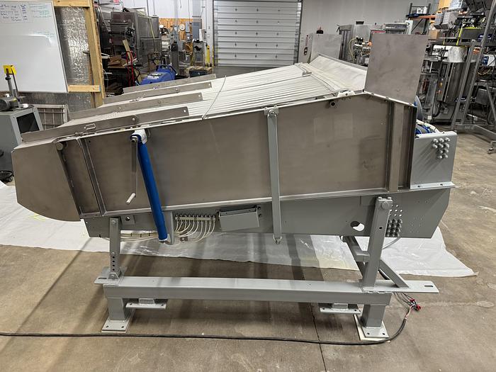 Used 1998 Hughes Equipment Co. 12 Lane Power Sweet Corn Husker & Vibratory Feeder 032-4941D