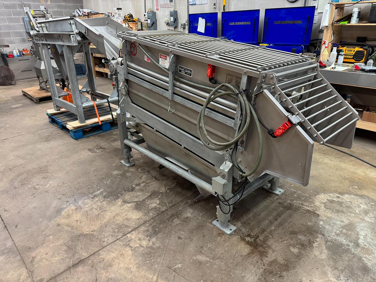 Used 2015 A&K Development Company Sweet Corn Husker Series II