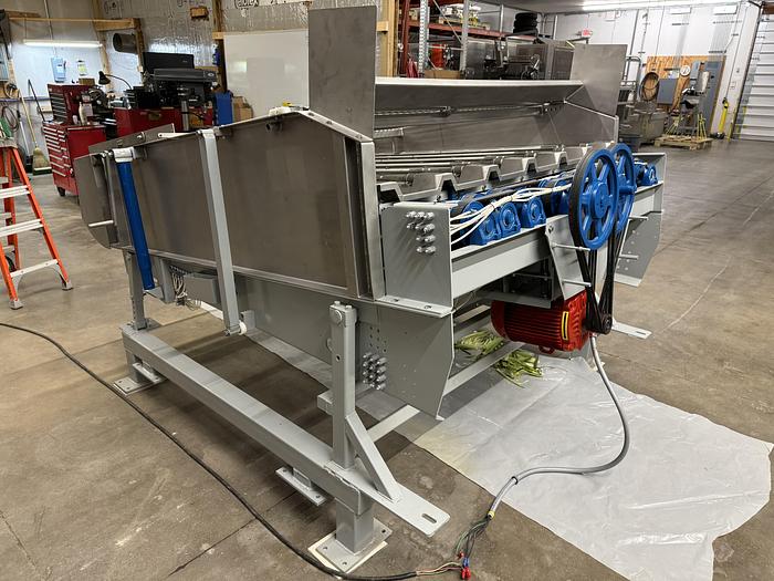 Used 1998 Hughes Equipment Co. 12 Lane Power Sweet Corn Husker & Vibratory Feeder 032-4941D