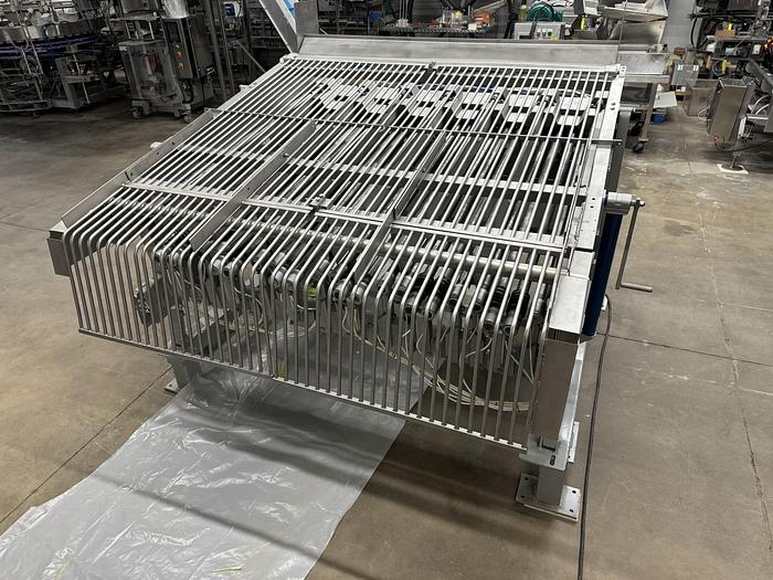 Used 1998 Hughes Equipment Co. 12 Lane Power Sweet Corn Husker & Vibratory Feeder 032-4941D