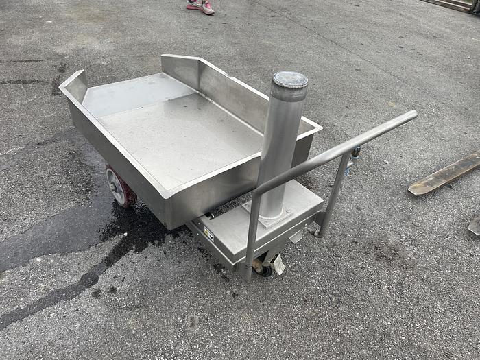 Used 2022 UltraSource Elevating Offal Cart