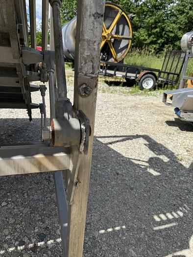 Used Magnuson Engineering Shufflo Feeder and Slicer 54" Wide