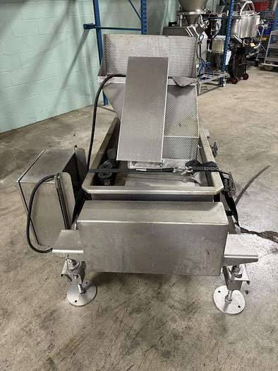 Used 2001 Samlley Vibratory Conveyor