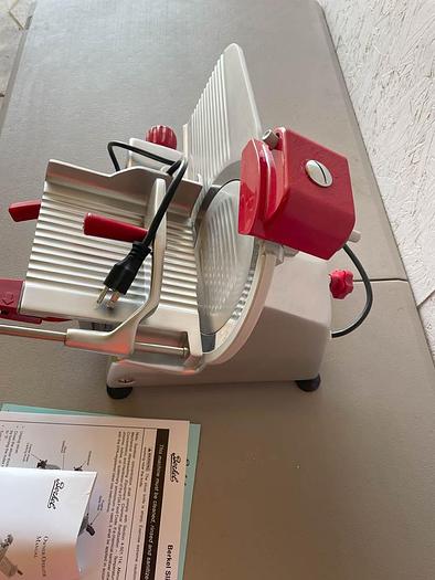 Used 2022 BERKEL Equipment BERKEL B9-SLC Medium-Duty Gravity Feed Manual Meat Slicer