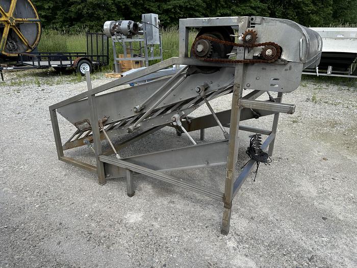 Used Magnuson Engineering Shufflo Feeder and Slicer 54" Wide