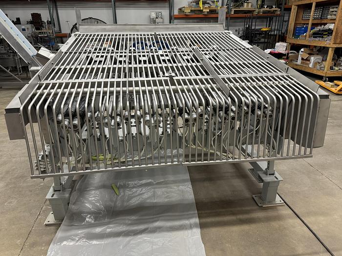 Used 1998 Hughes Equipment Co. 12 Lane Power Sweet Corn Husker & Vibratory Feeder 032-4941D