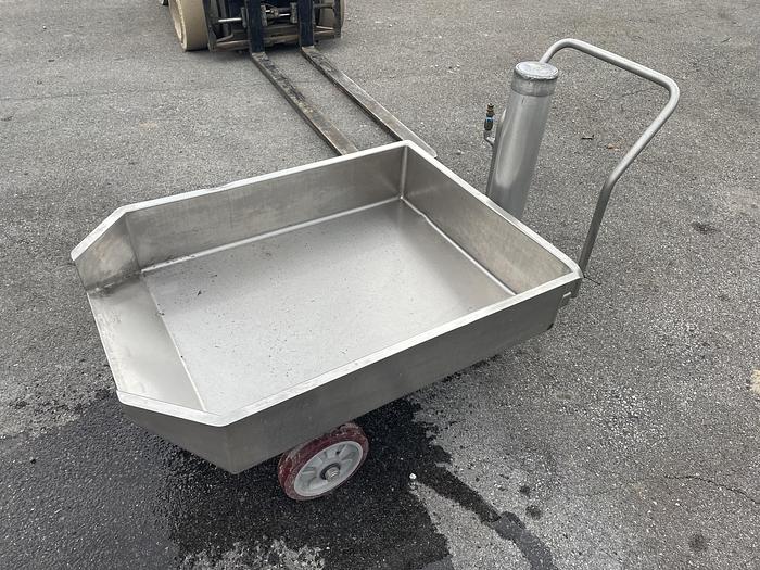 Used 2022 UltraSource Elevating Offal Cart