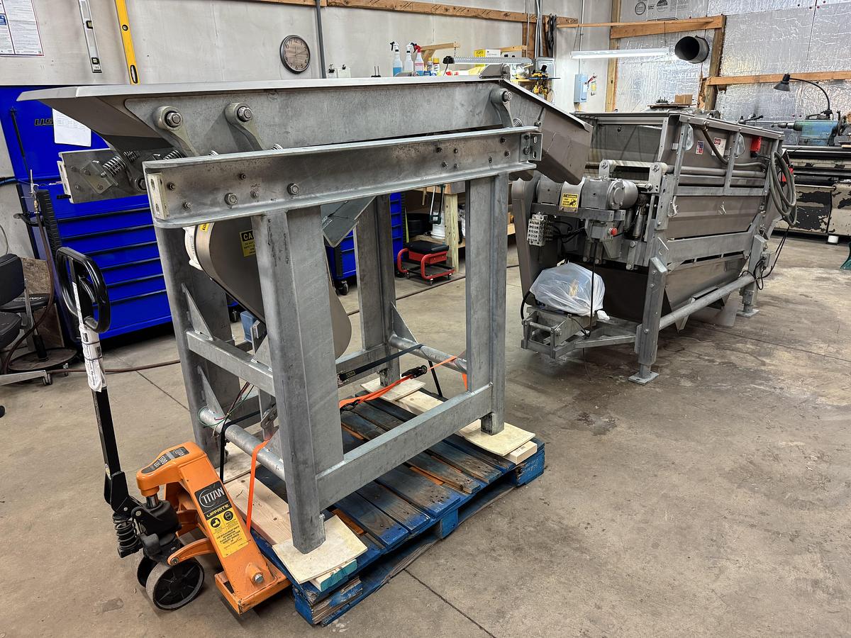 Used 2015 A&K Development Company Sweet Corn Husker Series II