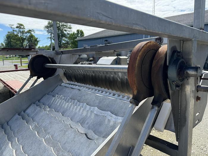 Used Magnuson Engineering Shufflo Feeder and Slicer 54" Wide