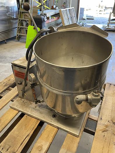Used Groen Electric 10 Gallon Tilt Kettle