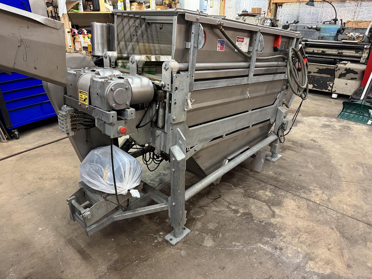 Used 2015 A&K Development Company Sweet Corn Husker Series II