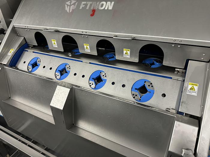 Used 2017 JBT FINTON Sweet Bell Pepper Coreing Machine 2016115/320