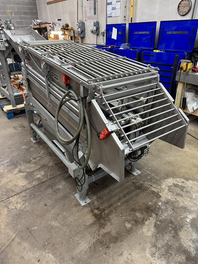 Used 2015 A&K Development Company Sweet Corn Husker Series II