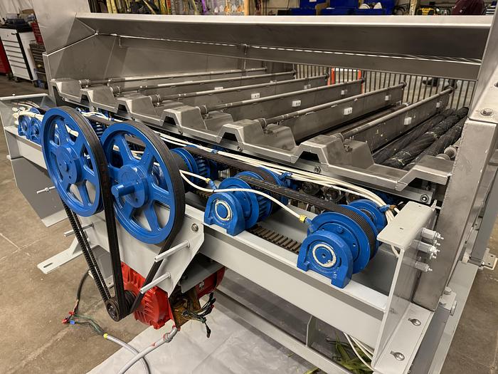 Used 1998 Hughes Equipment Co. 12 Lane Power Sweet Corn Husker & Vibratory Feeder 032-4941D