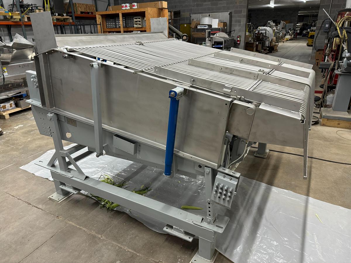 Used 1998 Hughes Equipment Co. Sweet Corn Husking Machine For Sale | 12 Lane Power Sweet Corn Husker & Vibratory Feeder 032-4941D