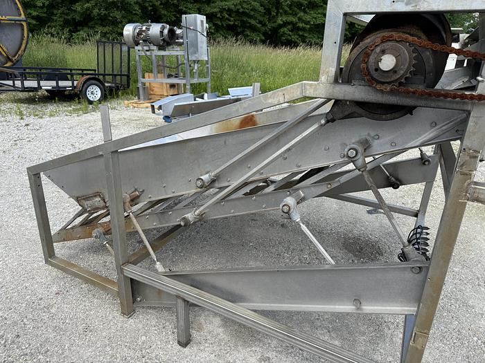 Used Magnuson Engineering Shufflo Feeder and Slicer 54" Wide