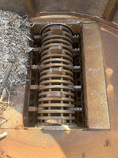 Used 1998 Morbark 1000 tub grinder