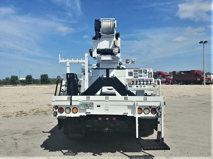 Used 2009 Ford F750 Utility Altec DM47-TR Digger Derrick