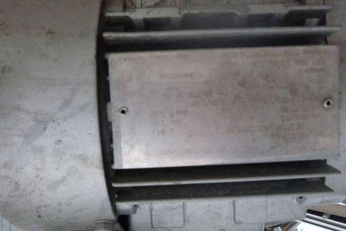 Used Hopper, 9 CF, S/St, 36" x 32", Conical, Air Lock Valve #S744141