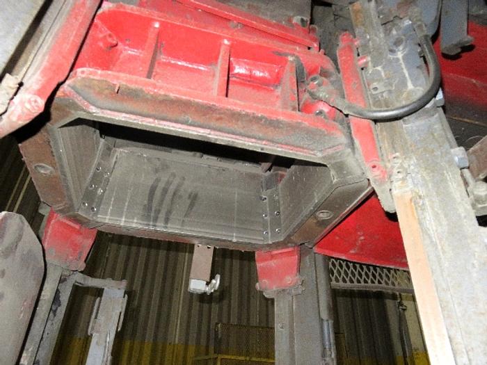 Used 1975 HUNTER HMP10 AUTOMATIC MOLDING MACHINE