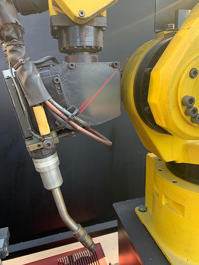 Used FANUC ARCMATE 100IB MIG WELDING CELL WITH RJ3iB CONTROLLER
