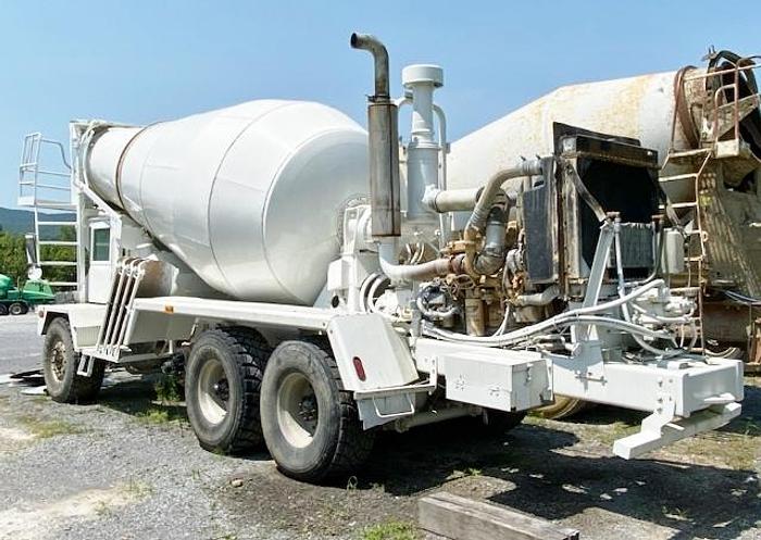 Used 2004 TEREX/Advance 4-Axle Concrete Mixer Truck