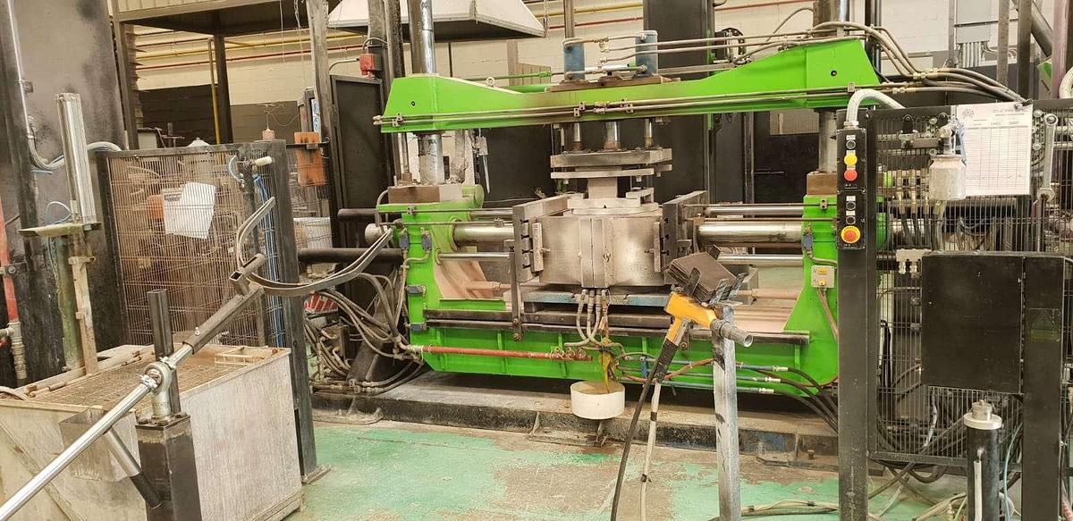 Usato Isola di colata automatica a gravità per ruote sino a 20″ con robot di colata
