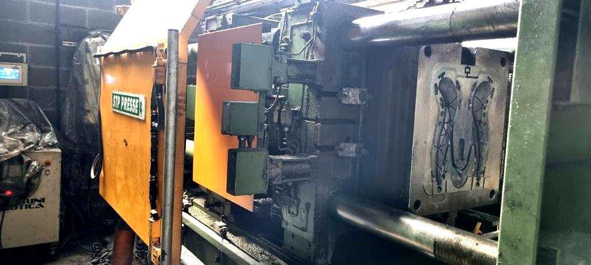 Usato PRESSOFUSIONE CAMERA FREDDA STP 400 Tons