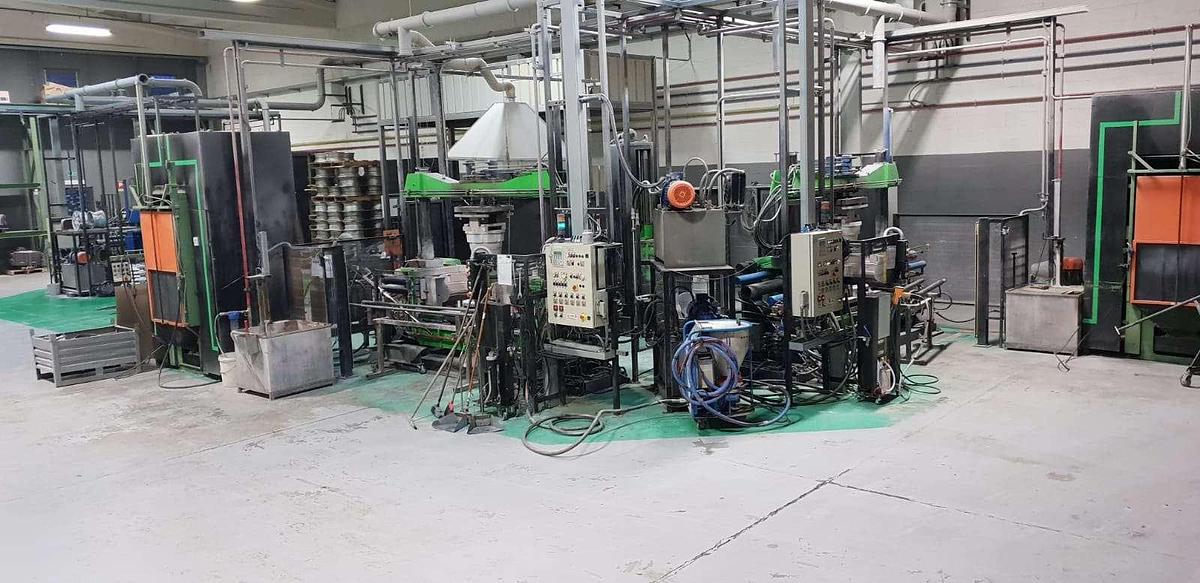Usato Isola di colata automatica a gravità per ruote sino a 20″ con robot di colata