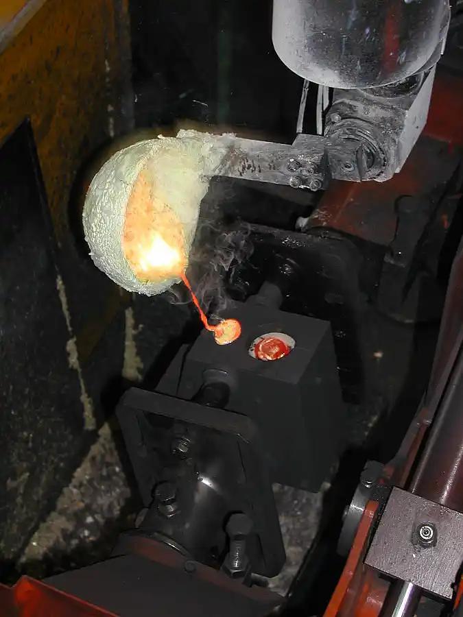 Usato Punto di colata Automatico per Ottone con 2 P2 lineari – Solo colata Frontale