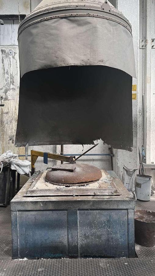 Usato FORNO A CROGIOLO ELETTRICO A RESISTENZE – CESANA 80 Kw