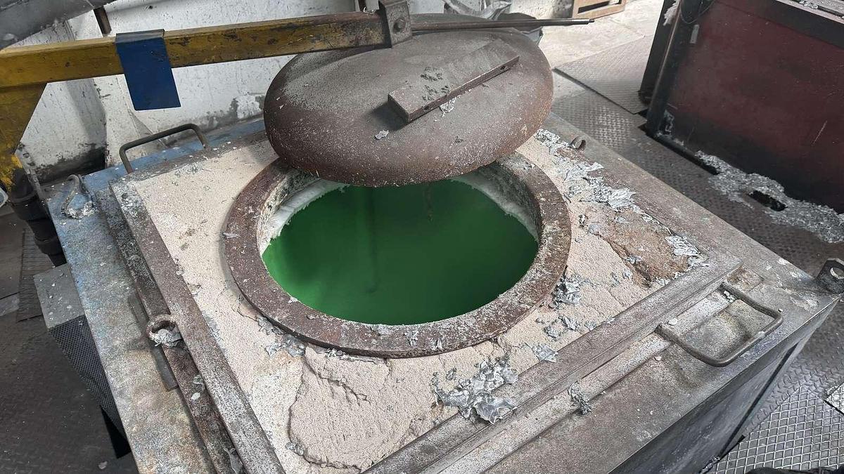 Usato FORNO A CROGIOLO ELETTRICO A RESISTENZE – CESANA 80 Kw