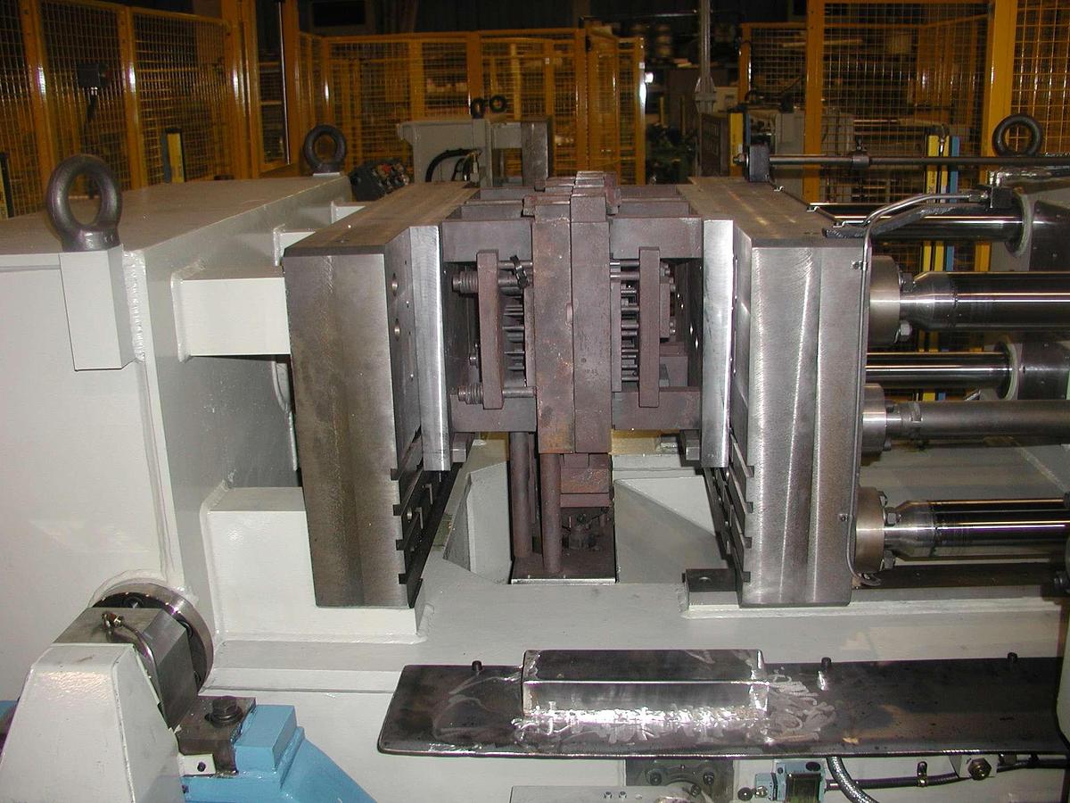 Used Gravity island for aluminum castings in side casting