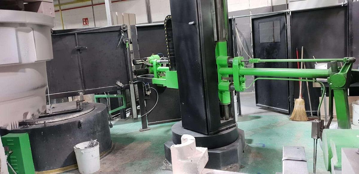 Usato Isola di colata automatica a gravità per ruote sino a 20″ con robot di colata