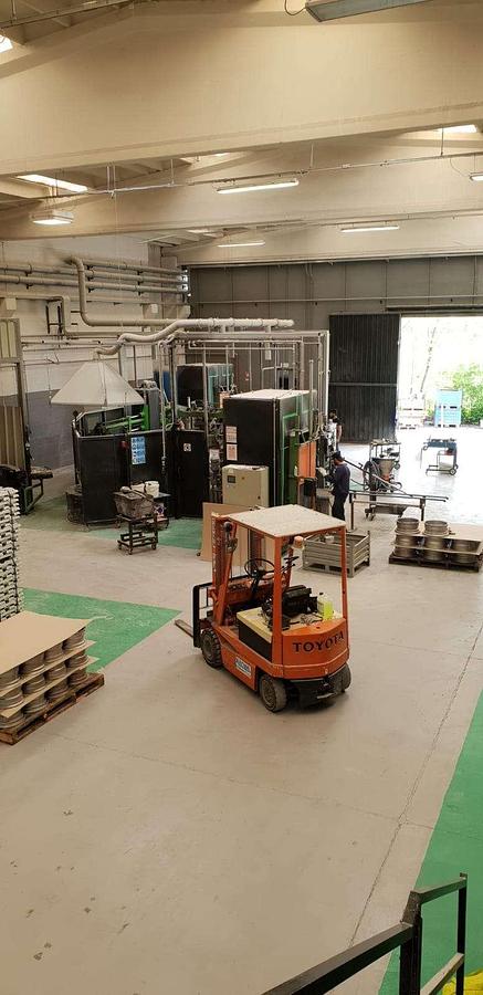 Usato Isola di colata automatica a gravità per ruote sino a 20″ con robot di colata