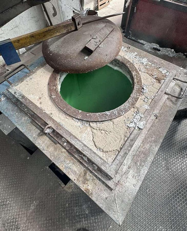 Usato FORNO A CROGIOLO ELETTRICO A RESISTENZE – CESANA 80 Kw