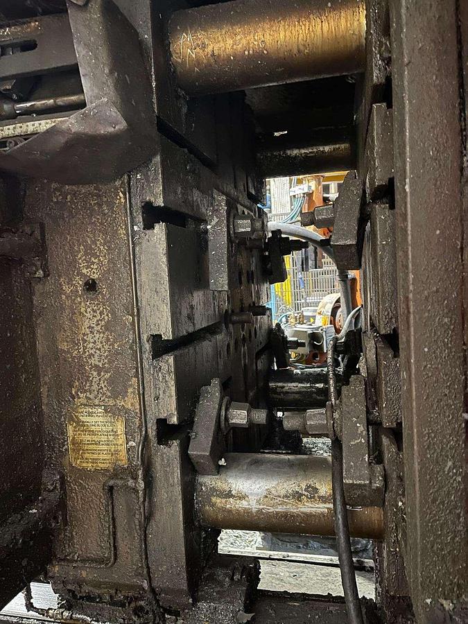 Used COLOSIO 420 Ton Injection Molding Cell.