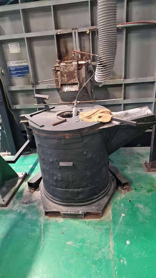 Usato Isola di colata automatica a gravità per ruote sino a 20″ con robot di colata