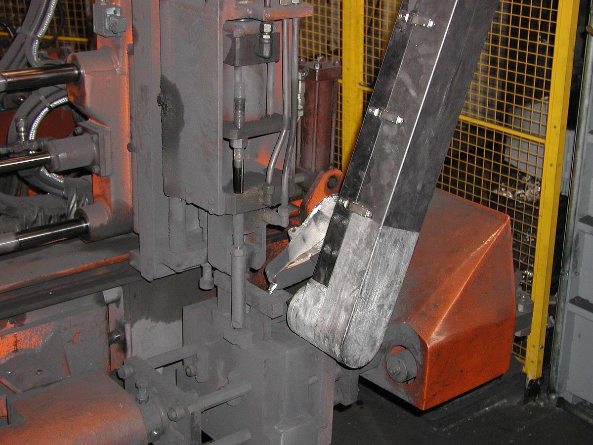 Used Double Rotary Machine with Upper Equipment and Casting Robot