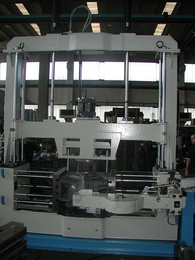 Usato Isola per la produzione di ruote da 15″ a 22″