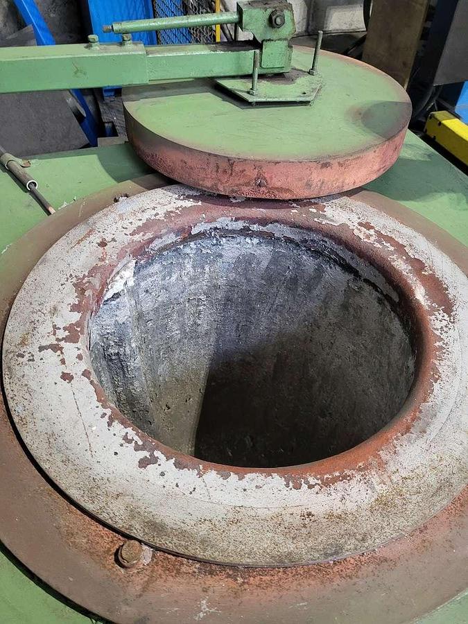 Usato FORNO A CROGIOLO ELETTRICO A RESISTENZE – CESANA MODELLO ERBO 3 – 46 Kw
