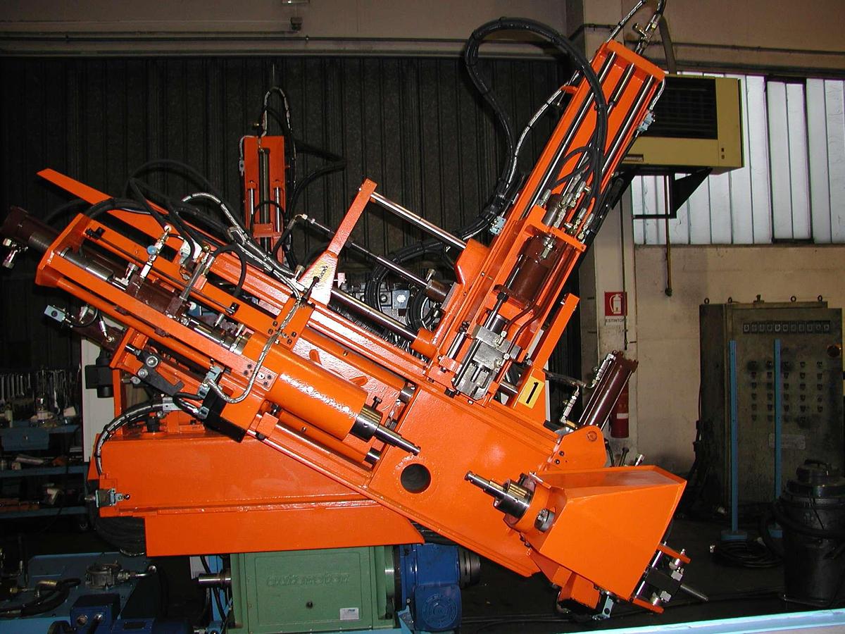 Used Double Rotary Machine with Upper Equipment and Casting Robot