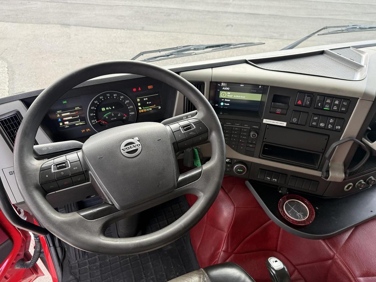 God 2018 Volvo FM500 8x2 Pusher tridem Hiab 099 B3 Radio