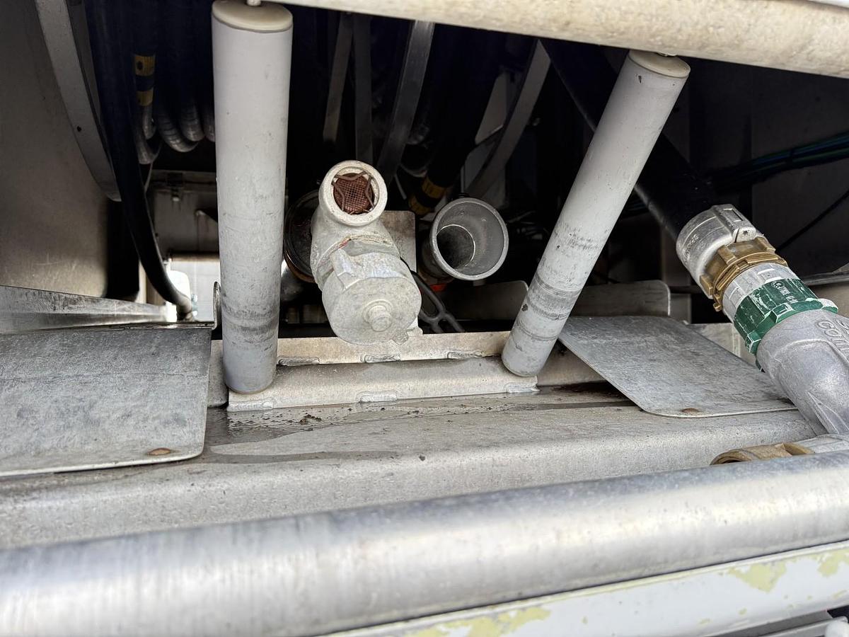 God 2010 Scania P400 8x2*6 24.000 l. ADR Euro 5