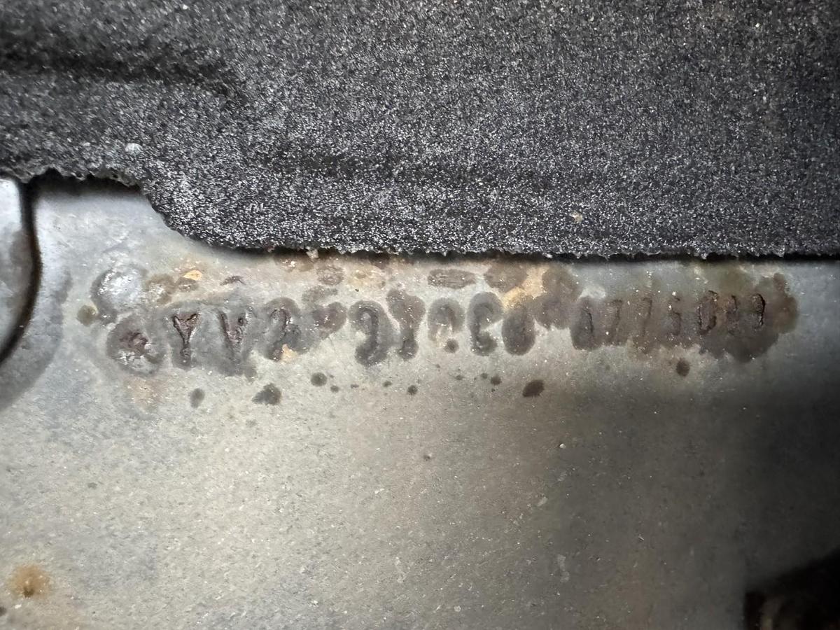 God 2015 Volvo FM330 6x2*4 Carrier Supra 1250 Mt (defekt kølemaskine)