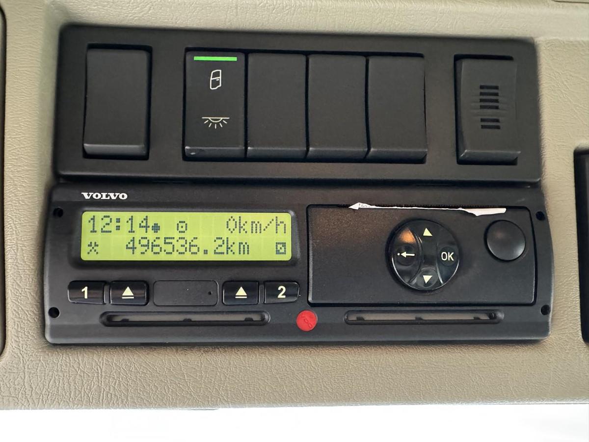 God 2015 Volvo FM330 6x2*4 Carrier Supra 1250 Mt (defekt kølemaskine)