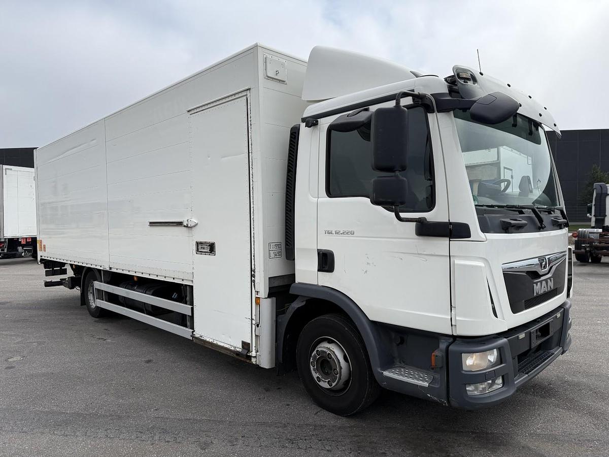 Meget god MAN TGL 12.220 4x2 Euro 6 Lukket kasse