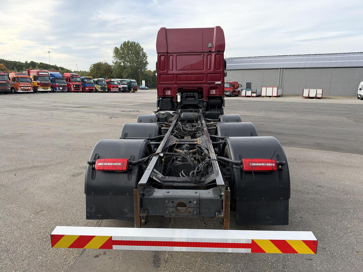 Meget god DAF XF530 8x2/4 Chassis Euro 6