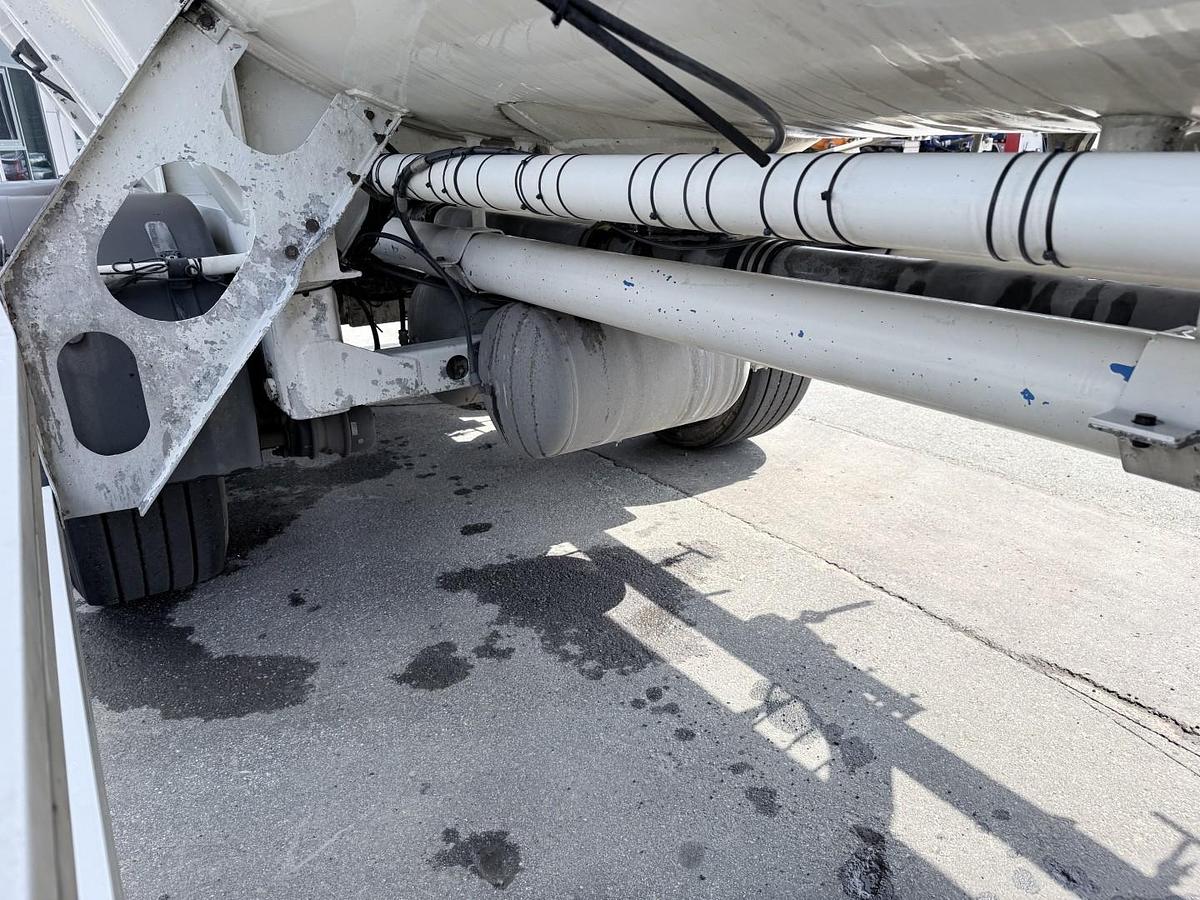 Meget god HMK Bilcon 30 t. 42 m3 Silo tank 6 rum